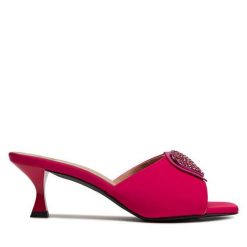 Klapki LOVE MOSCHINO. Czerwone klapki damskie Love Moschino, bez wzorów, bez obcasa. Za 779.99 zł.