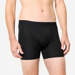 Bokserki sportowe męskie Decathlon. Czarne bokserki męskie Decathlon, bez wzorów, z elastanu. Za 24.99 zł.
