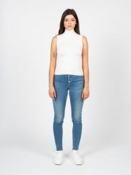 Guess Sweter | W2YR32Z2V62 | Kobieta | Kremowy. Białe golfy damskie Guess, s, z aplikacjami, z dzianiny, bez ramiączek. W wyprzedaży za 219.00 zł.