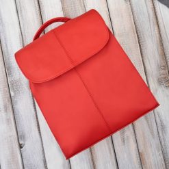 Plecaczek damski skórzany czerwony mały plecak miejski Abruzzo ABR-42-RD. Czerwone plecaki damskie bez wzorów, ze skóry, klasyczne. Za 219.00 zł.