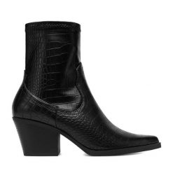 Botki DeeZee. Czarne botki damskie DeeZee, bez obcasa, na słupku, bez zapięcia. Za 199.99 zł.