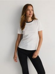 T-shirt regular z kontrastową lamówką - biały. Białe t-shirty damskie Reserved, l, bez wzorów, z bawełny, bez kołnierzyka. W wyprzedaży za 45.99 zł.