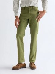 MESKIE SPODNIE WRANGLER TEXAS CAPULET OLIVE 112377794. Zielone spodnie materiałowe męskie Wrangler, bez wzorów, z materiału. Za 189.99 zł.