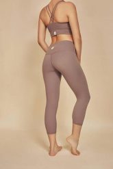 Legginsy do jogi Moonholi Yoggings 7/8. Brązowe legginsy damskie MOONHOLI, l, bez wzorów, z elastanu. Za 119.99 zł.
