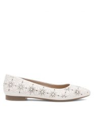 Lasocki Baleriny RST-KAJA-27 Biały. Białe baleriny damskie Lasocki, bez wzorów, ze skóry, bez obcasa. Za 169.99 zł.