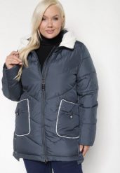Granatowa Zimowa Kurtka z Pikowanymi Przeszyciami i Kapturem Learell. Niebieskie kurtki damskie Born2be, na zimę, plus size, bez wzorów, z jeansu. Za 169.99 zł.