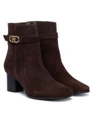 Tommy Hilfiger Botki Th Strap Suede Block Heel Boot FW0FW09521 Brązowy ciemny. Brązowe botki damskie Tommy Hilfiger, ze skóry, bez obcasa, na słupku, bez zapięcia. Za 699.99 zł.