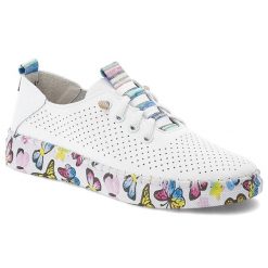 Półbuty damskie Artiker, cholewka ze skóry naturalnej z perforacją zapewniającą przewiewność klasyczne wiązanie lekka podeszwa, białe, 58C0440. Białe półbuty damskie Artiker, bez wzorów, ze skóry, klasyczne, bez obcasa. Za 199.00 zł.