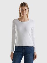 Benetton Sweter w kolorze białym rozmiar: XL. Białe swetry klasyczne damskie Benetton, xl, z bawełny, bez kołnierzyka. Za 96.60 zł.