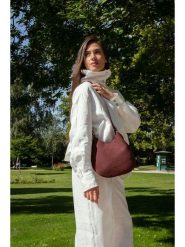 Christian Laurier Skórzana torebka "Mika" w kolorze bordowym - 26 x 21 x 2 cm rozmiar: onesize. Czerwone torebki klasyczne damskie Christian Laurier, bez wzorów, z materiału, bez dodatków. Za 300.78 zł.