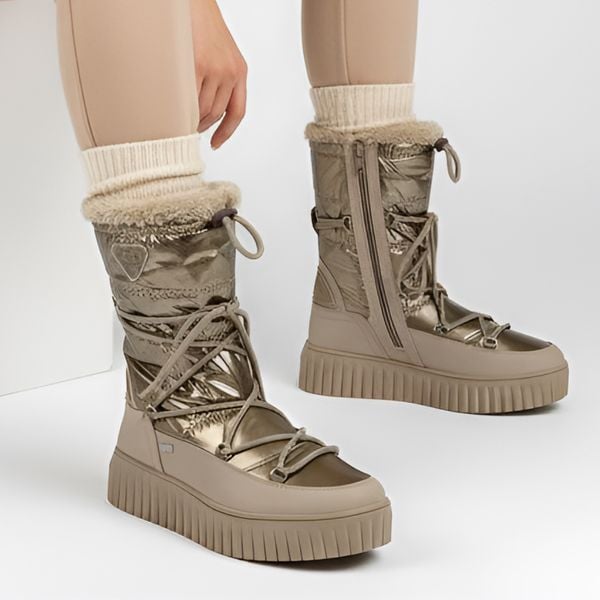 Śniegowce damskie Marco Tozzi, ocieplane futerkiem na grubej platformie z tworzywa, beżowe, 2-26413-45-344. Brązowe śniegowce damskie Marco Tozzi, przed kolano. Za 271.99 zł.