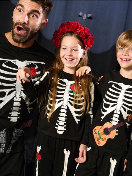 Piżama Halloween - czarny. Czarne koszulki dziewczęce Sinsay, l, bez wzorów, bez ramiączek. Za 25.99 zł.