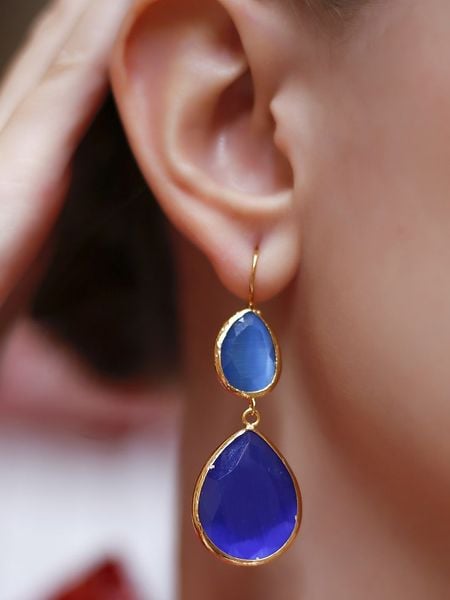 L'Atelier de Gaia Pozłacane kolczyki z kocim okiem rozmiar: onesize. Niebieskie kolczyki damskie L'Atelier de Gaia, pozłacane, z zapięciem typu bigiel. Za 109.00 zł.