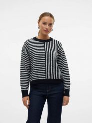Vero Moda Sweter w kolorze czarnym rozmiar: S. Czarne swetry klasyczne damskie Vero Moda, s, bez kołnierzyka. Za 70.41 zł.