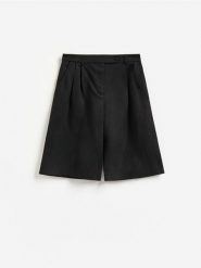 Szorty bermudy z lnem - czarny. Czarne szorty damskie Reserved, bez wzorów, z lyocellu. Za 179.99 zł.