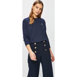 Tommy Jeans - Sweter. Niebieskie swetry klasyczne damskie Tommy Jeans, m, z bawełny, bez kołnierzyka. W wyprzedaży za 249.90 zł.