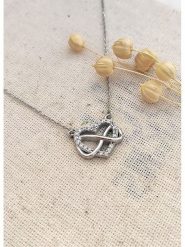 Miu Silver Srebrny naszyjnik z elementem ozdobnym - dł. 42 cm rozmiar: onesize. Szare naszyjniki damskie Miu Silver, srebrne. Za 82.99 zł.