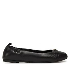 Baleriny MICHAEL Michael Kors. Czarne baleriny damskie MICHAEL Michael Kors, bez wzorów, bez obcasa. Za 279.99 zł.