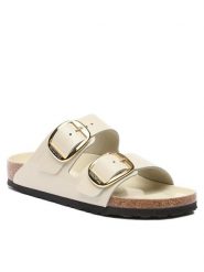 Birkenstock Klapki Arizona Big Buckle 1026128 Beżowy. Brązowe klapki damskie Birkenstock, bez wzorów, z lakierowanej skóry, bez obcasa. Za 639.99 zł.
