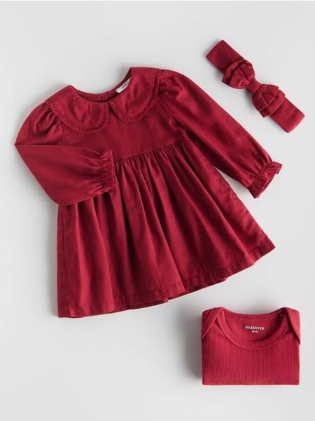 Sukienka z opaską - czerwony. Czerwone sukienki dziewczęce Reserved, bez wzorów, z bawełny, bez ramiączek. Za 79.99 zł.