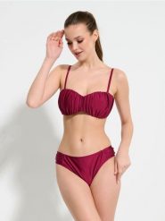 Góra od bikini bandeau - bordowy. Czerwone bikini damskie Sinsay, bez wzorów. W wyprzedaży za 27.99 zł.