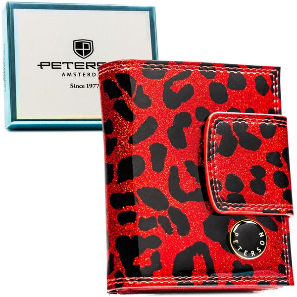 Mały portfel damski ze skóry ekologicznej i naturalnej w czerwonym kolorze - Peterson. Czerwone portfele damskie Peterson, bez wzorów, ze skóry ekologicznej. Za 124.99 zł.