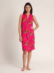 Admas Sukienka w kolorze różowym rozmiar: S. Różowe sukienki damskie admas, na co dzień, s, bez wzorów, bez kołnierzyka, bez ramiączek, midi, proste. Za 73.99 zł.