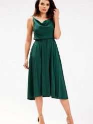 Sukienka Model A579 Bottle Green - awama. Zielone sukienki damskie Awama, l, bez wzorów, z wiskozy, eleganckie, bez kołnierzyka, plus size, bez ramiączek, midi, dopasowane. Za 300.83 zł.