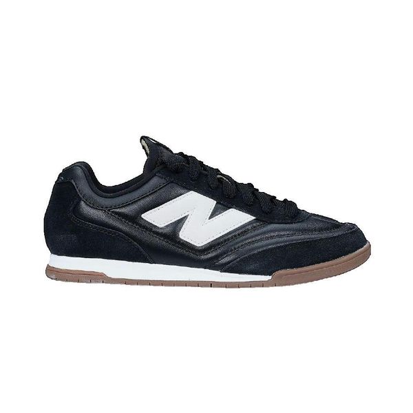 Buty New Balance URC42 czarne wygodne sneakersy. Czarne buty sportowe na co dzień męskie New Balance, z gumy, bez zapięcia, trekkingowe. Za 385.00 zł.