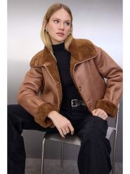 Trendyol Kurtka przejściowa w kolorze jasnobrązowym rozmiar: M. Brązowe kurtki damskie Trendyol, m, bez wzorów, bez kaptura. Za 248.58 zł.