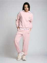 Spodnie jogger z miękkim wnętrzem - różowy. Czerwone spodnie materiałowe damskie Sinsay, bez wzorów. Za 29.99 zł.