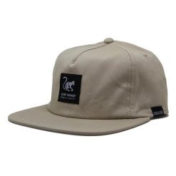 Czapka typu trucker z płaskim daszkiem, organiczna, dla dorosłych(beżowa). Brązowe czapki męskie SURF MONKEY, bez wzorów, z bawełny, sportowe. Za 139.95 zł.