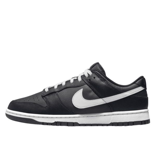 Buty do chodzenia dla dorosłych Nike Dunk Low Black White (2022). Białe torby sportowe damskie Nike, z materiału. Za 1,745.98 zł.