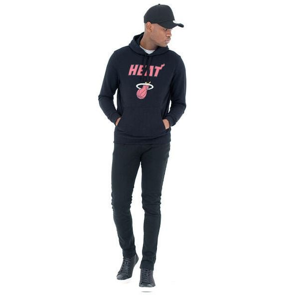 Bluza z kapturem Miami Heat NBA. Czarne bluzy sportowe męskie New Era, bez wzorów, z materiału, eleganckie, bez kołnierzyka, bez ramiączek. Za 186.00 zł.