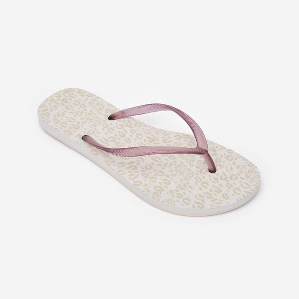 Japonki damskie Decathlon 500 Animal. Białe klapki damskie Decathlon, bez wzorów, bez obcasa. Za 39.99 zł.