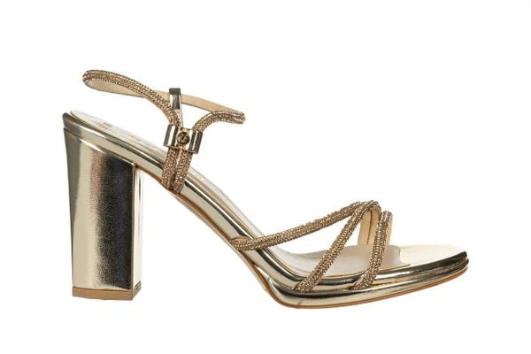 Sandały Bayla-187 587-1705 Gold 187235, Złoty, Skóra ekologiczna - 40. Żółte sandały damskie Bayla, z aplikacjami, z materiału, bez obcasa, na obcasie. W wyprzedaży za 249.00 zł.