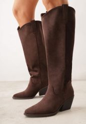 Brązowe Gładkie Kozaki Kowbojki z Imitacji Zamszu na Stożkowym Obcasie Karelia. Brązowe kozaki damskie Born2be, z materiału, z otwartym noskiem, bez obcasa, na obcasie. Za 199.99 zł.