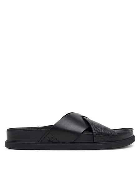 Clarks Klapki Torford Cross 26181382 Czarny. Czarne klapki i japonki męskie Clarks, ze skóry. Za 299.99 zł.