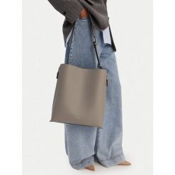 Torebka GINO ROSSI. Szare torebki klasyczne damskie Gino Rossi, bez wzorów, bez dodatków. Za 282.99 zł.