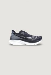 Obuwie sportowe Mężczyzna SAUCONY ENDORPHIN AZURA. Czarne buty sportowe na co dzień męskie Saucony, z materiału, bez zapięcia, trekkingowe. Za 675.25 zł.