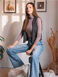 Sweter z golfem - brązowy. Brązowe golfy damskie Sinsay, l, bez wzorów, bez ramiączek. W wyprzedaży za 13.99 zł.