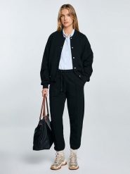 BIG STAR Spodnie dresowe w kolorze czarnym rozmiar: XS. Czarne spodnie dresowe damskie Big Star, xs, bez wzorów, z dresówki. Za 87.99 zł.