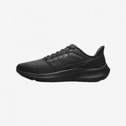 Buty do biegania męskie Nike Air Zoom Pegasus 39. Czarne obuwie do biegania damskie Nike. Za 737.00 zł.