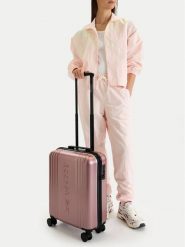 Reebok Walizka kabinowa CEO-RBK-030-S Różowy. Czerwone walizki Reebok, bez wzorów, z tworzywa sztucznego. Za 279.99 zł.