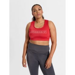 Biustonosz dla kobiet Hummel Curvy Sports Plus. Czerwone biustonosze sportowe damskie HUMMEL, bez wzorów. Za 128.00 zł.
