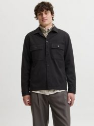 Jack & Jones koszula typu overshirt Mężczyźni Sztuczne włókno czarny, L. Czarne koszule męskie Jack & Jones, l, bez wzorów, z włókna, bez kołnierzyka, bez ramiączek. Za 249.95 zł.