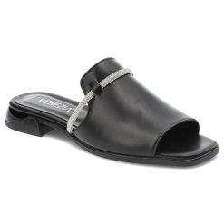 Czarne Klapki Venezia Eleganckie Skórzane Buty. Czarne klapki damskie Venezia, bez wzorów, ze skóry, bez obcasa. Za 359.00 zł.