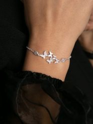 Heliophilia Srebrna bransoletka z elementami ozdobnymi rozmiar: onesize. Szare bransoletki damskie Heliophilia, srebrne. Za 108.99 zł.