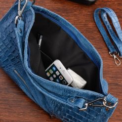 Jeansowa torebka skórzana zamszowa shopper W10. Shopper bag damskie bez wzorów, z jeansu, zamszowe, bez dodatków. Za 219.99 zł.