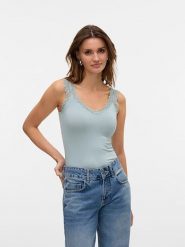 Vero Moda Top w kolorze błękitnym rozmiar: XS. Niebieskie topy damskie Vero Moda, s, bez wzorów, z koronki, bez kołnierzyka. Za 65.85 zł.